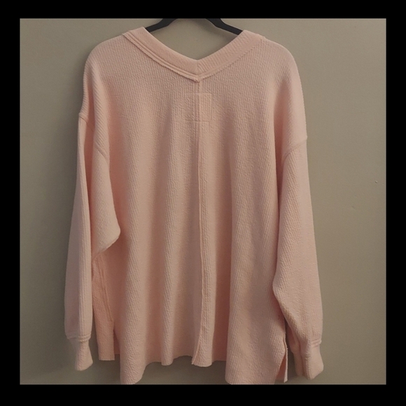 AERIE Wonder Texture V-Neck Pullover Oversized Sweatshirt In Light Pink - Picture 9 of 13
